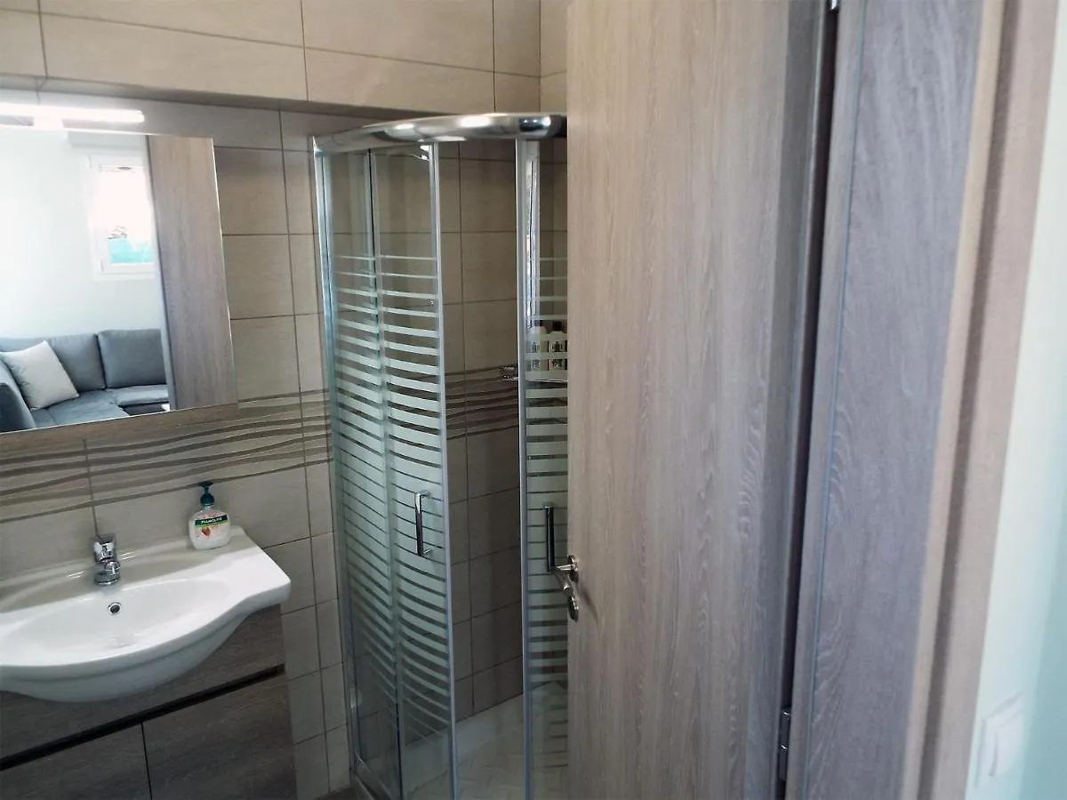Strelitzia Apartments Karavádosz